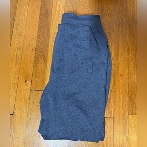 Lululemon Men’s Yoga jogger pants small